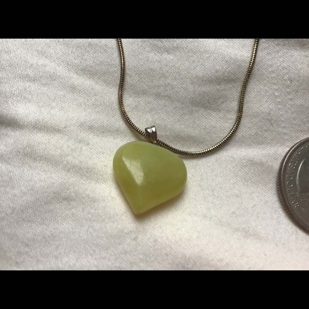 Gorgeous yellow  jade necklace and earrings.